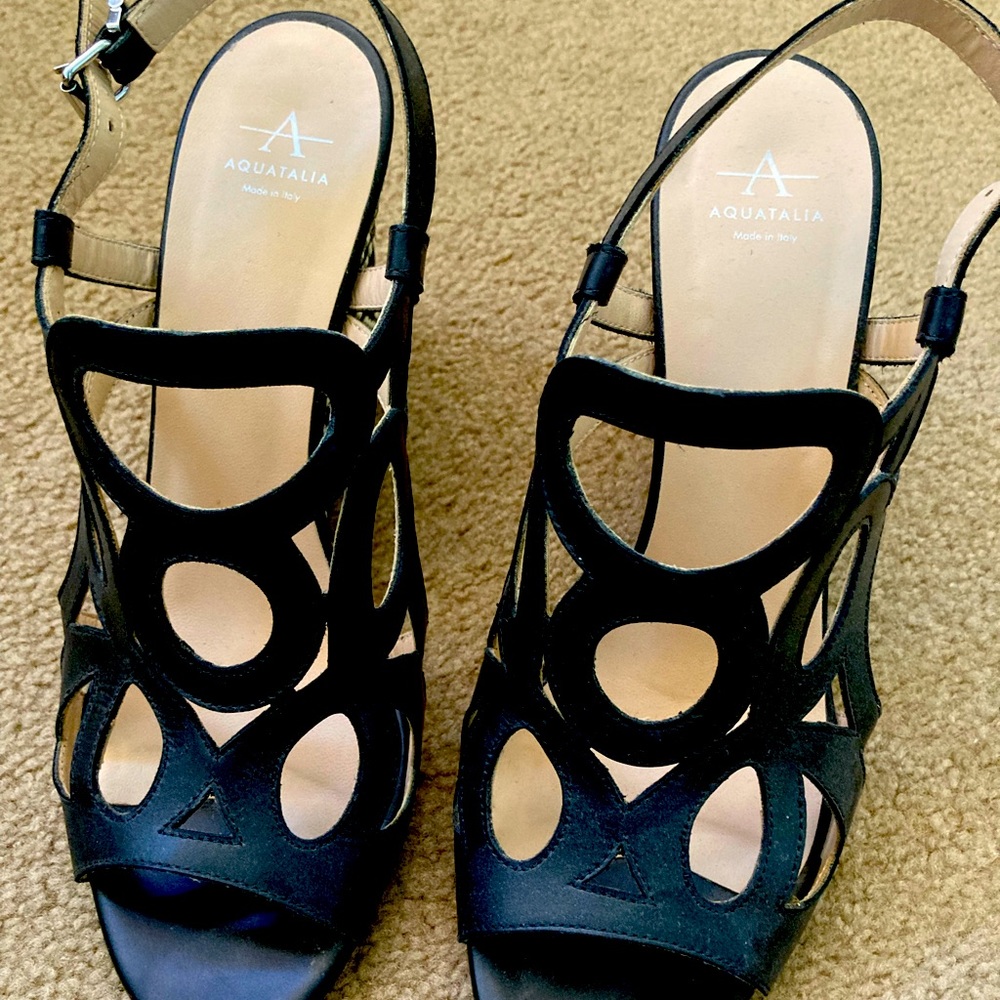 Gorgeous Italian leather Aquatalia wedge sandals